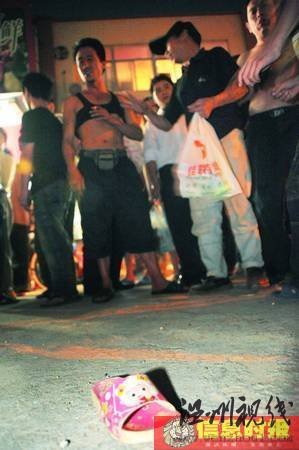 老板驾车碾死女童后欲逃逸被当场截获