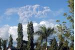 印尼火山喷发 火山灰喷到近2万米的高空