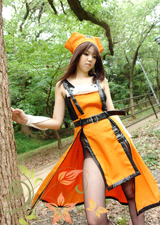 日本美少女拍写真穿制服