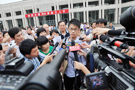 北京大学开学 李敖之子李戡北大报到遭记者围堵采访