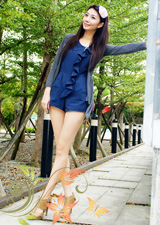台湾美女图片-台湾美女白嫩细长匀称的腿