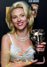 斯嘉丽·约翰逊获得英国电影学院奖斯嘉丽约翰逊在颁奖典礼