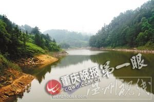 “巨型蚯蚓”出没的薄刀岭水库
