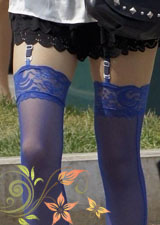 2011夏天街拍美女 蓝色吊带丝袜街拍吊带袜高清街拍丝袜图片