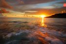 夕阳风景图片 金色夕阳海上风景图片