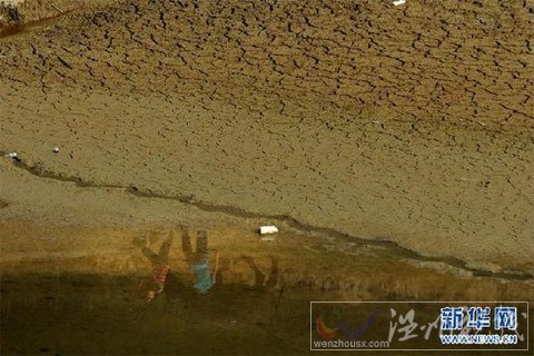 南方高温少雨旱象露头 洞庭湖、鄱阳湖“瘦身”