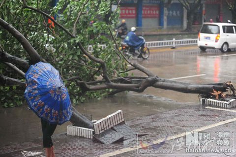 “纳沙”逼近海南 中小学停课航班取消