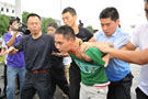 南京大巴劫案人质获救 只有一个人质李先生在劫案中被警方误伤