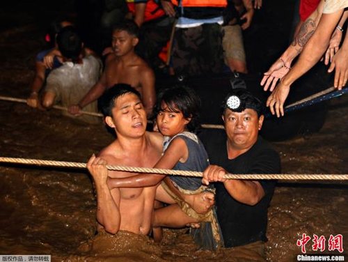热带风暴席卷菲律宾 致180人死亡375人失踪(图)