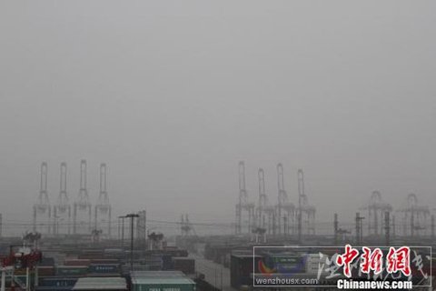 上海港大雾