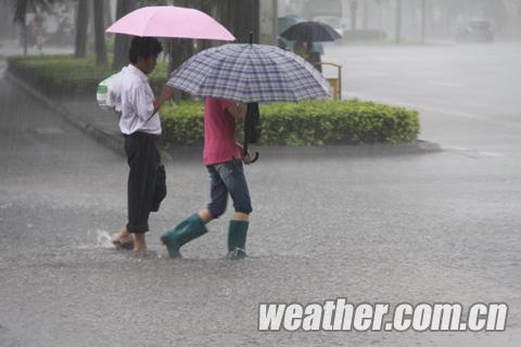 受热带低压影响海南局地有大暴雨 沿海将有大风