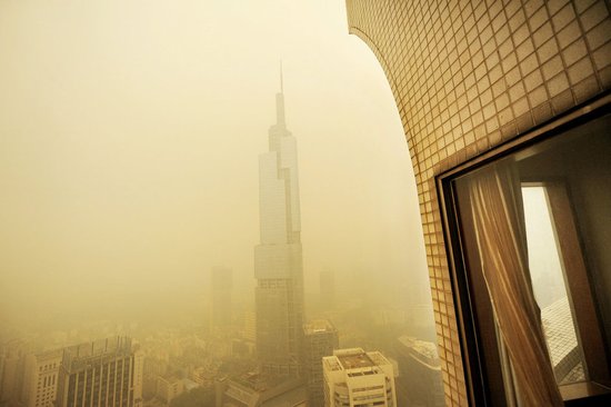 南京等地因烧秸秆重度污染