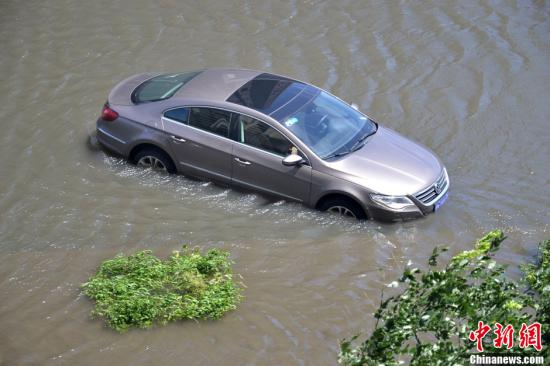 北京61年来最大暴雨已致37人死亡 损失近百亿元