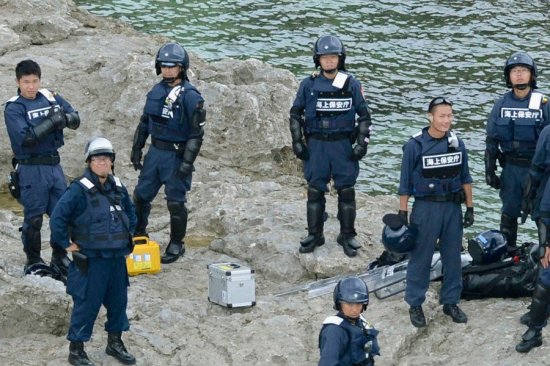 日本警察登岛