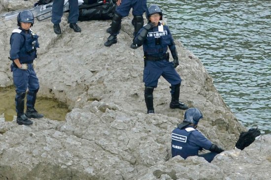 日本警察登岛