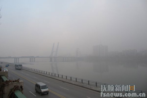 大雾扰辽宁 省内部分高速因雾封闭