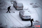 乌鲁木齐2012年冬天首场大雪 乌鲁木齐大雪高清图片