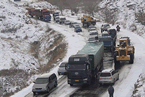 新疆大雪图片 11月7日新疆阿勒泰下大雪交通严重受阻