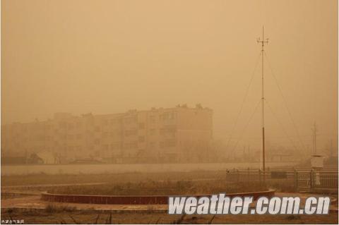 内蒙古受强冷空气影响 暴雪寒潮大风沙尘暴一起袭来