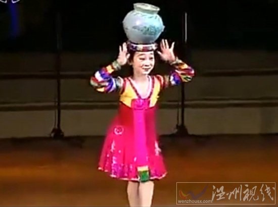 朝鲜小姑娘开挂舞
