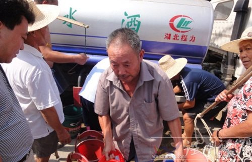 湖北京山干旱 旱情持续了三个月农作物颗粒无收