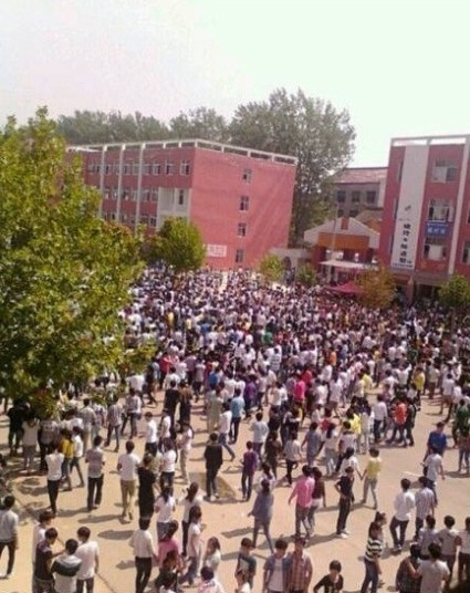 柘城县二高学生抗议