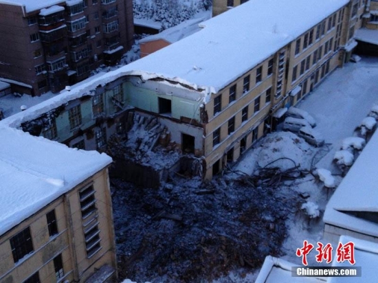 2013牡丹江暴雪厂房坍塌