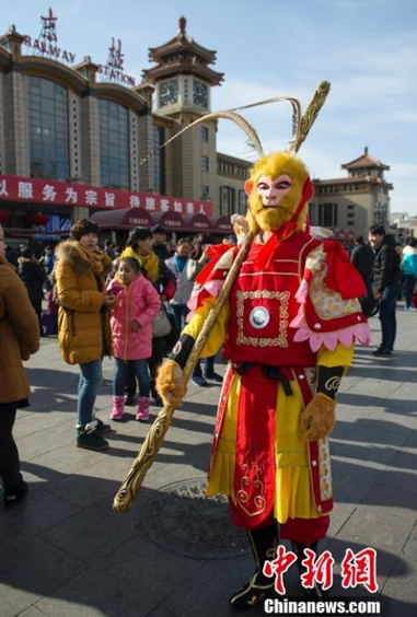 孙悟空北京站排队买票