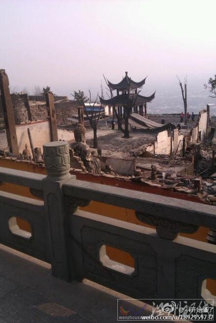 杭州萧山寺庙发生火灾