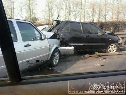 北京机场高速车祸现场