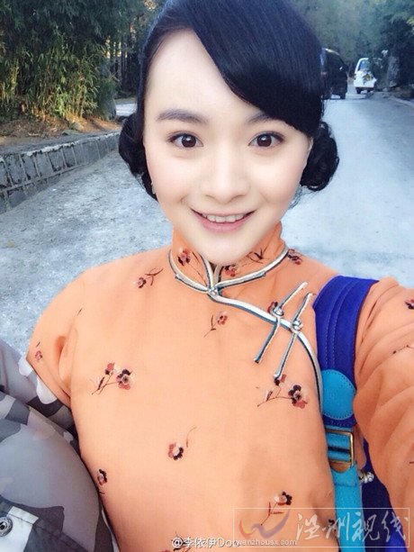 学霸校花样子清新动人