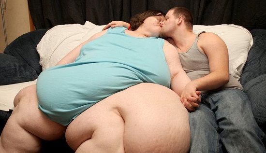 美国694斤胖女和21岁男子相爱 胖女人也有春天