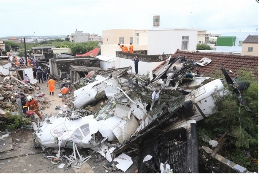 台湾飞机失事原因 2014年7月23日台湾一飞机失事致51人死亡