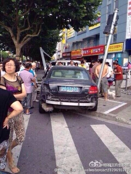 上海永泰路车祸现场