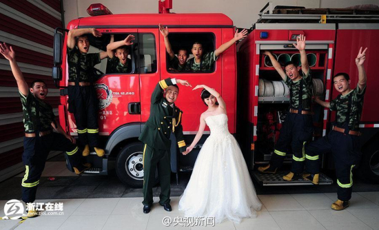 浙江宁波消防员婚纱照