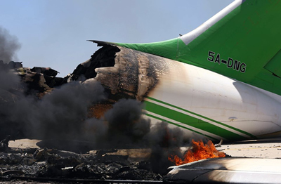 利比亚津坦民兵武装炸毁多架飞机 2014年利比亚冲突图片新闻