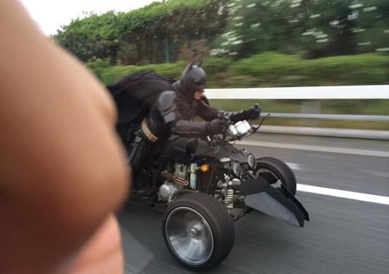 日本高速现蝙蝠侠