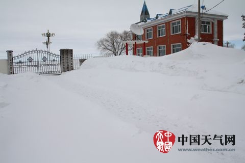 黑龙江遭遇羊年最强降雪 抚远积雪超1米