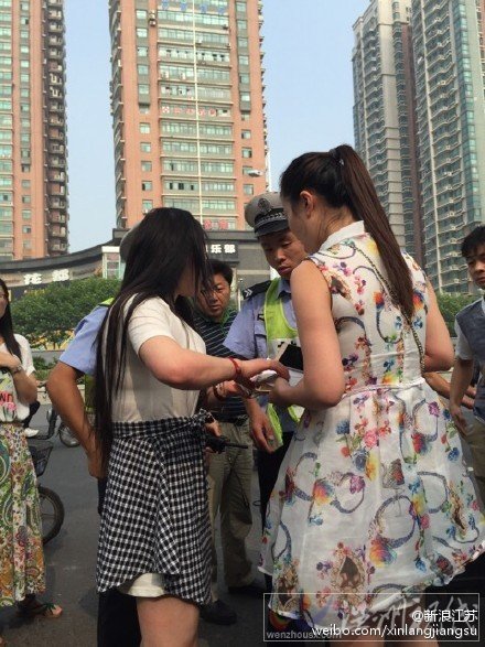 7月22日南京女子被罚款撕扯交警