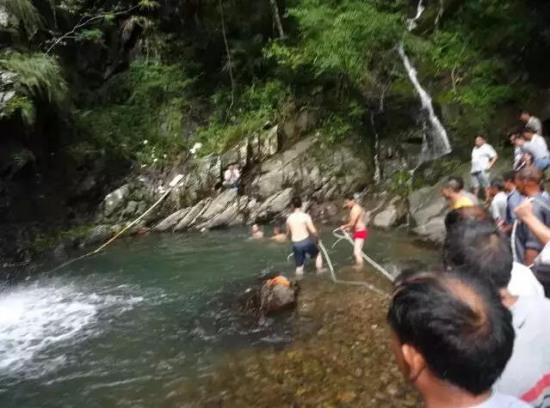 岩坦溺水事故