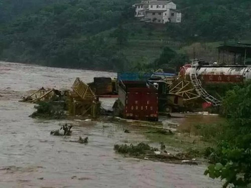 四川省叙永县暴雨洪灾泥石流灾害