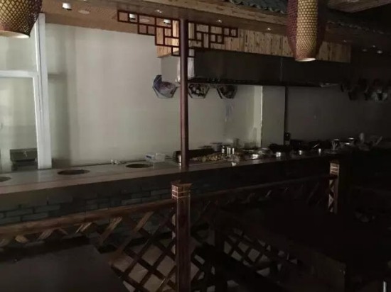 马鞍池仟家味中餐馆煤气爆燃