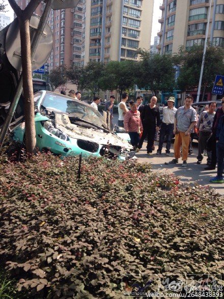 杭州市区发生车祸