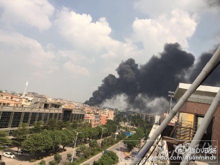 番禺南村工厂起火