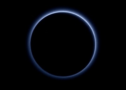冥王星蓝色大气层
