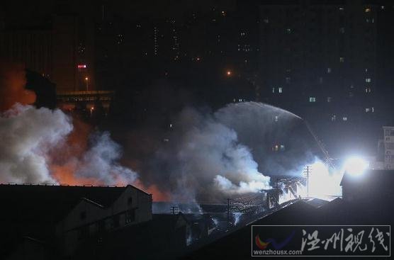 上海杨浦区纪念路发生大火