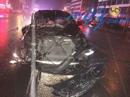 瑞安车祸 无证醉驾奥迪Q7追尾货车