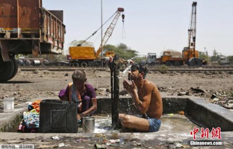 印度多地气温突破40℃ 已致超160人死亡