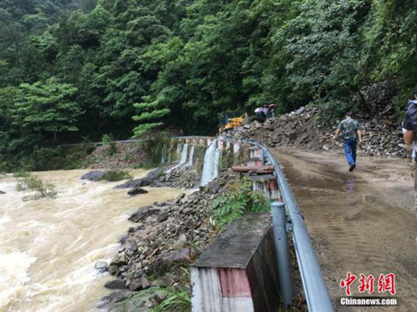 浙江丽水暴雨致高速发生山体滑坡