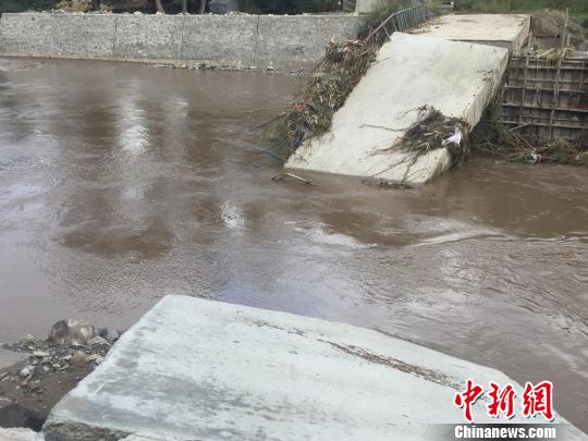 甘南多地遭遇暴雨冰雹强对流天气